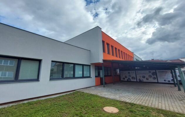 Modernizace dílen hradecké střední školy a učiliště Vocelova vyšla na 24 milionů