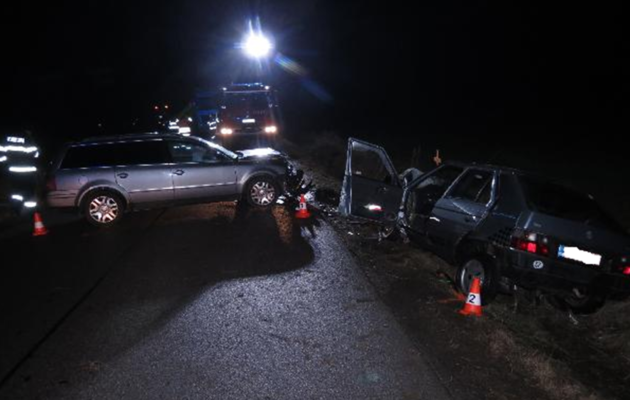 Po čelním střetu dvou aut zasahoval v Kosičkách na Hradecku vrtulník