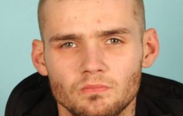 Policie pátrá po vězni, který uprchl z nehlídaného pracoviště v Hradci