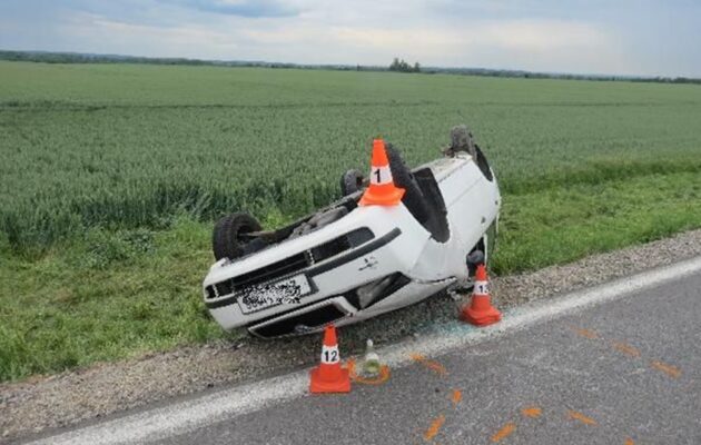Mladá řidička vypadla z auta a těžce se zranila. Nebyla připoutaná