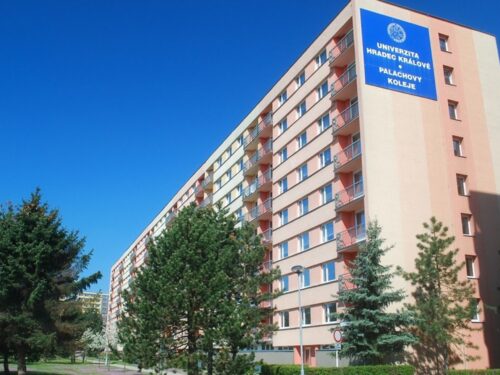 Univerzita Hradec Králové zvedne kolejné o inflaci, kapacita zůstává stejná