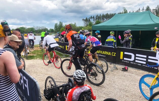 Jezdi a pomáhej. Cyklistická akce na Stříbrném rybníku už v sobotu