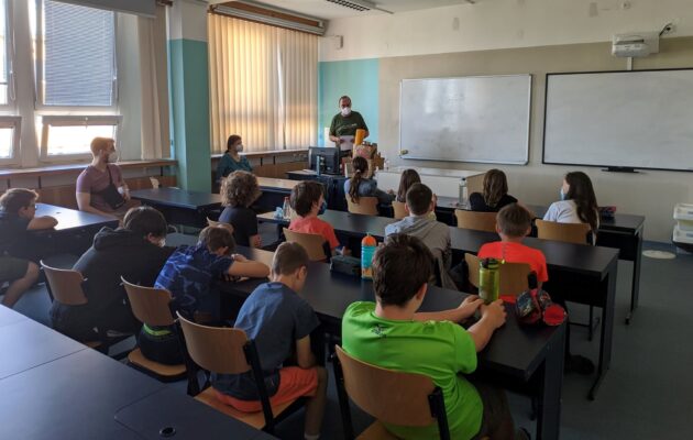 Ředitel ZŠ Sion odmítl vystěhování školy během školního roku