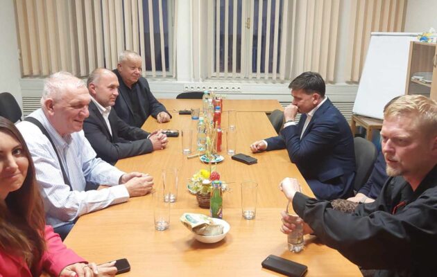 ANO a Silní lídři pro kraj se na krajské vládě opět nedohodli. Do hry mohou vstoupit komunisté i SPD