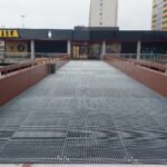 Na Benešově třídě se po opravě otevřela lávka u supermarketu Billa