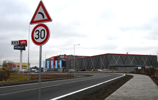 Silniční propojka mezi Tescem a Makrem je konečně otevřená
