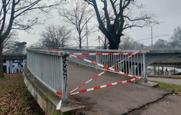Rampy na mostě U Soutoku jsou kvůli havarijnímu stavu uzavřené
