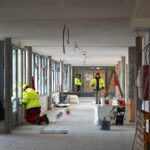 Další posun na Střezině. Proměnou prošel objekt se vstupem a kancelářemi