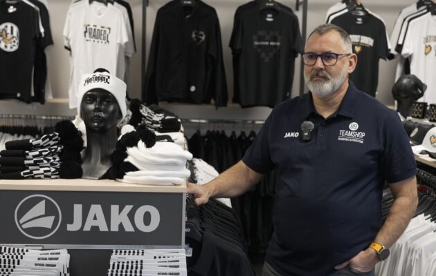 Černobílá tradice: JAKO obléká Votroky i jejich fanoušky