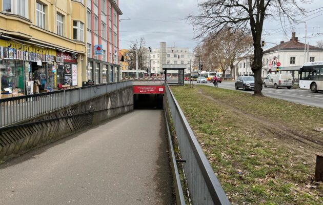 Rekonstrukce podchodu na třídě Karla IV. má začít na konci roku
