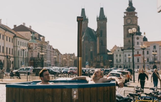 FOTO: Hradec se proměnil v Helsinky. Sauna Day navštívil i finský velvyslanec