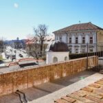 Rozkvetlé jižní terasy jsou po čtyřech měsících znovu otevřené