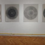 Škroupovka k jubileu legendy konkretismu nabízí výstavu Hajnové a Jebavého