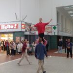 Jedinečné taneční dílo Connecting Stations na vlakovém nádraží