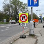 FOTO: K hlavní bráně do nemocnice jen přes parkoviště. Ze Zborovské už neodbočíte