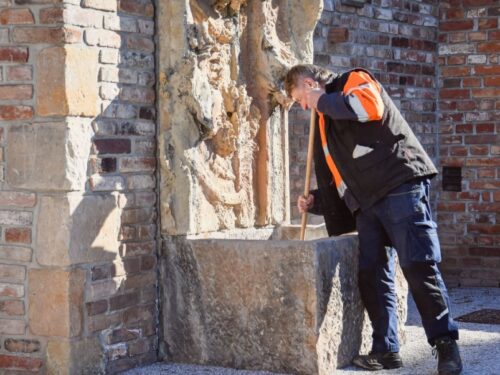 Po zimní pauze startuje v Hradci sezona městských fontán i turistického vláčku