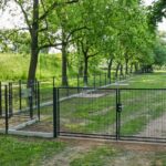 FOTO: U Flošny otevřel první psí park v Hradci. V provozu je denně od 8 do 21 hodin