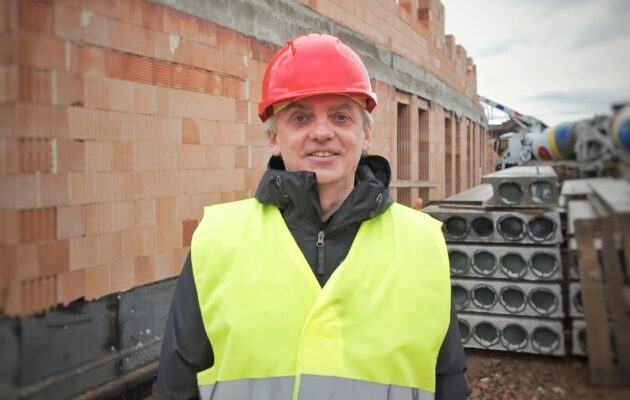 Na dostavbu hospice potřebujeme ještě 14 milionů, říká ředitel charity Vojtěch Šůstek