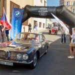 VIDEO: Veteráni jedou z Prahy na Azurové pobřeží. Podívejte se na průběh cesty