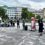Na náměstí 28. října odstartovala výstava přinášející 16 příběhů z konce války
