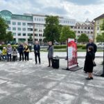 Na náměstí 28. října odstartovala výstava přinášející 16 příběhů z konce války