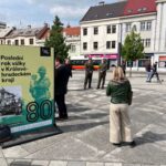 Na náměstí 28. října odstartovala výstava přinášející 16 příběhů z konce války