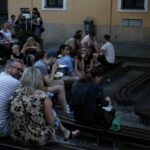 FOTO: V Hradci začal divadelní festival Regiony. Ulice zaplnily stovky lidí