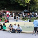 FOTO: V Hradci začal divadelní festival Regiony. Ulice zaplnily stovky lidí