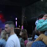FOTO: V Hradci začal divadelní festival Regiony. Ulice zaplnily stovky lidí