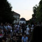 FOTO: V Hradci začal divadelní festival Regiony. Ulice zaplnily stovky lidí