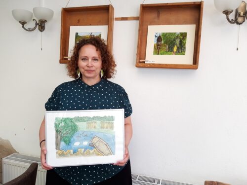 Malířka Moravcová v Kavárně Vozáb představuje akvarelové Srdcovky