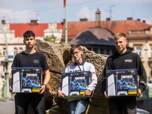 Porota rozhodla. Tři šťastní výherci už mají doma PlayStation 5