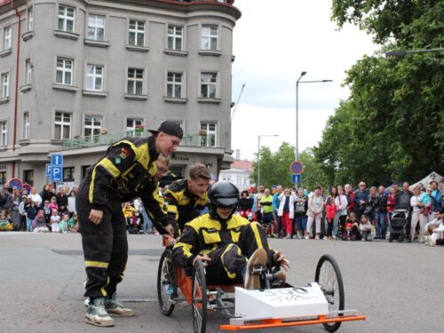 Do Hradce se vrací závody šlapacích vozítek, první ochutnávka bude už v neděli