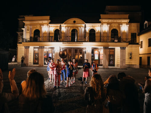 Více než pouliční hudba. Do Hradce se vrací Let’s Busk!, vystoupí Xindl X nebo Márdi