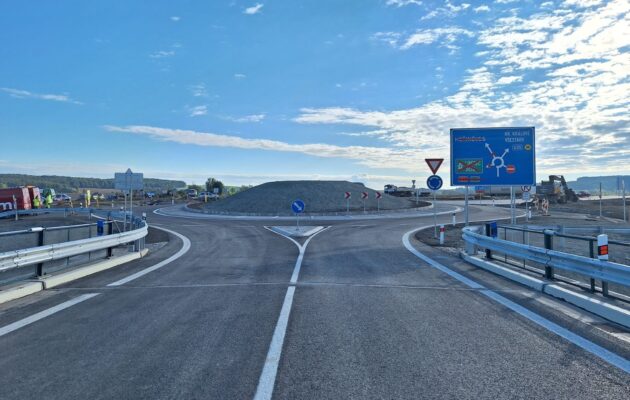 Úsek D35 z Hořic do Sadové se otevře 16. prosince. Dálnice je kompletně vyasfaltovaná