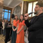 Hravé umění interakce dokresluje architektura nesouhlasu a nevšední tvůrčí dialog