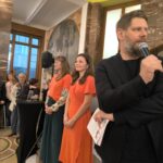Hravé umění interakce dokresluje architektura nesouhlasu a nevšední tvůrčí dialog