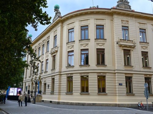 OBRAZEM: Historická budova Pedagogické fakulty UHK znovu slouží studentům
