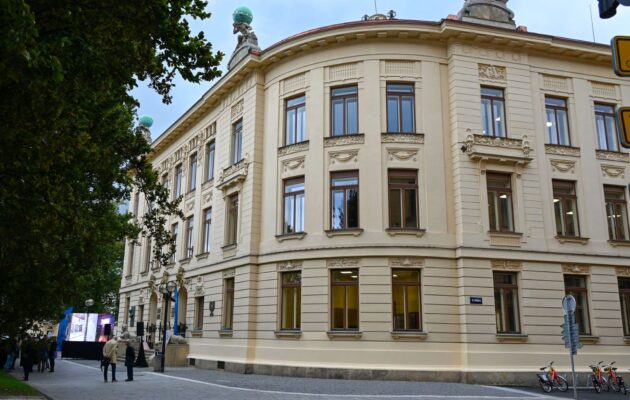 OBRAZEM: Historická budova Pedagogické fakulty UHK znovu slouží studentům