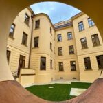 OBRAZEM: Historická budova Pedagogické fakulty UHK znovu slouží studentům