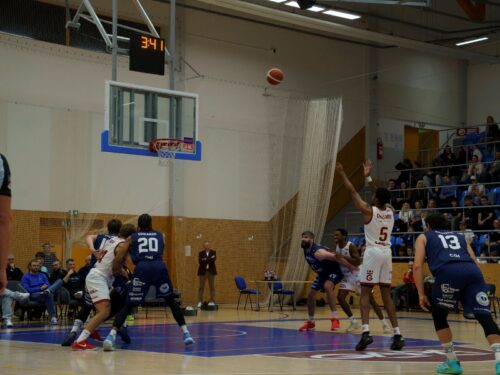 Hradec proti Děčínu sahal po výhře, nakonec v dramatické koncovce padl 70:74