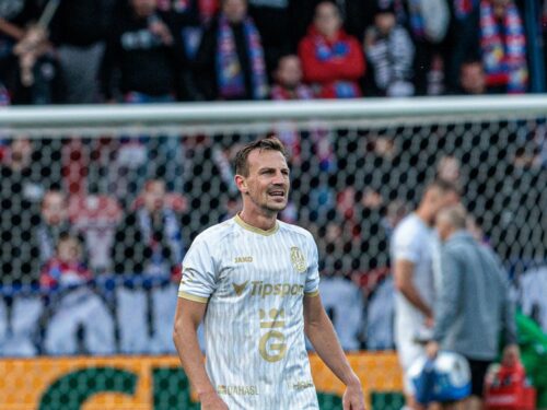 Hradec se po reprezentační pauze vrátil vítězně, v Ostravě mu tři body vystřelil Slončík