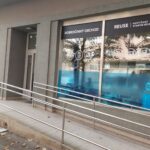 FOTO: Hradec otevřel třetí re-use bazar, nabízí oděvy, textil a věci pro děti
