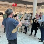 FOTO: Hradec hrál na odpad. Nástroje z PET lahví i starých trubek rozezvučely OC Aupark