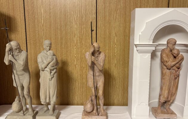 Galerie moderního umění organizovala soutěž na tvorbu soch světců