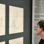 Dvojice výrazných umělců nabízí tvorbu na papíře a prostorové objekty