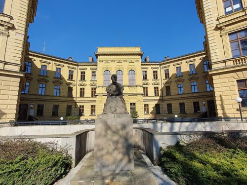 Na Gymnáziu Boženy Němcové vznikne sportovní třída, otevřít se má za dva roky