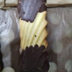 FOTO: Trus přímo na pečivu a koláčích. Inspekce uzavřela potraviny v Bezručově ulici