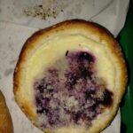 FOTO: Trus přímo na pečivu a koláčích. Inspekce uzavřela potraviny v Bezručově ulici