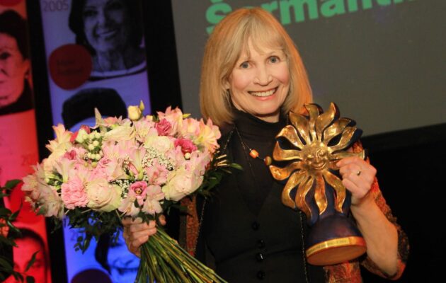 Šarmantní osobností roku se stala legendární herečka a zpěvačka Jitka Molavcová